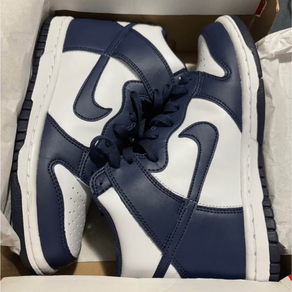 Nike Dunk High Midnight Navy and White size 6 women’s